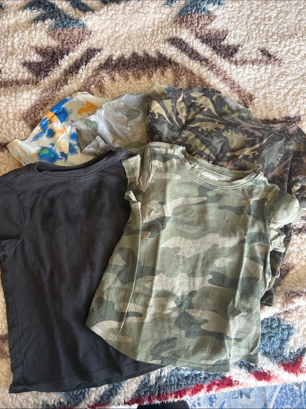 Old Navy 3T T-shirt bundle